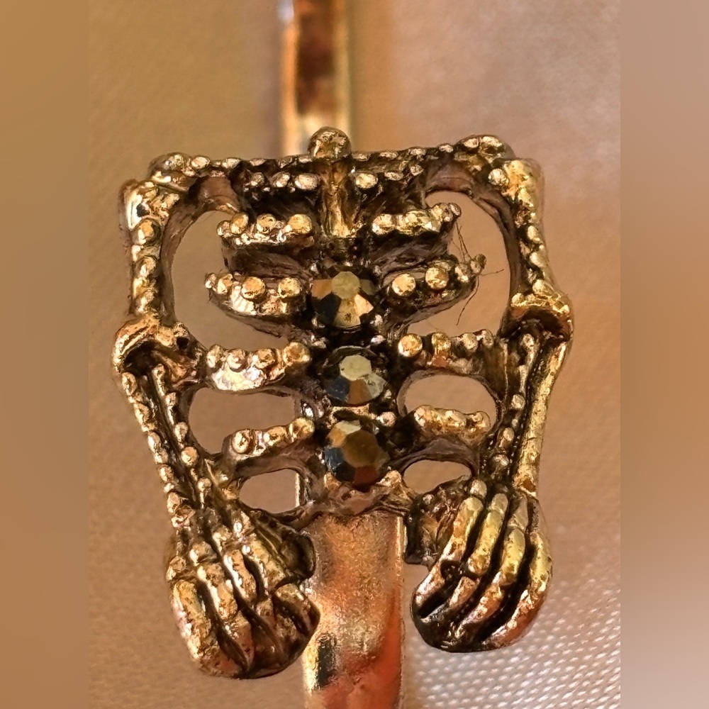 Skeleton Queen Multi-Finger Ring - Picture 13 of 16
